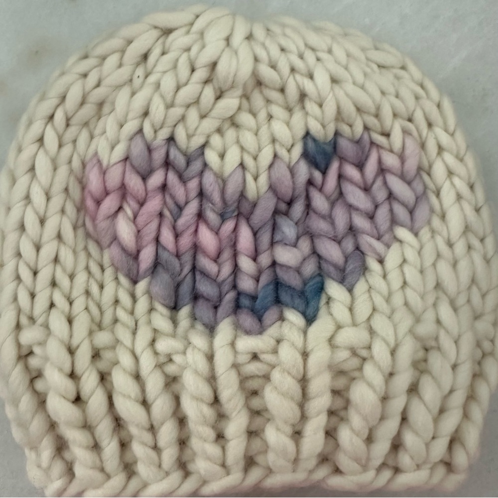 💜 Hand-Knit Wool Beanie with Pastel Heart Accent.